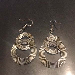 Dangling silver wire earrings